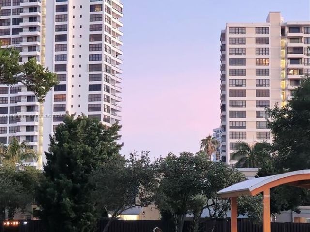 2-bedroom condo for sale in Hallandale Beach - 2500 Parkview Dr 2312 - MondialRealty