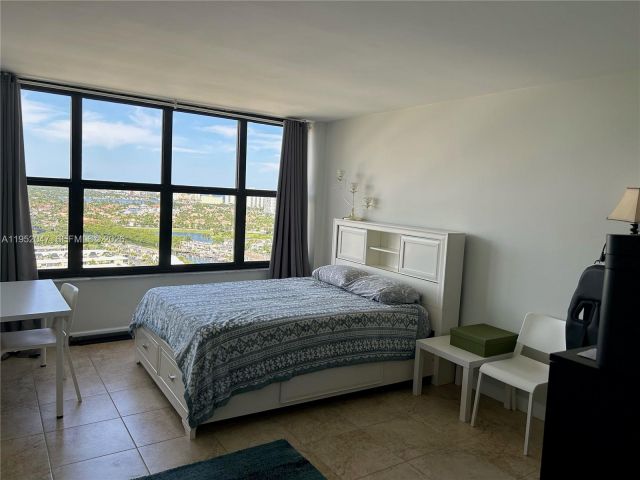 2-bedroom condo for sale in Hallandale Beach - 2500 Parkview Dr 2312 - MondialRealty
