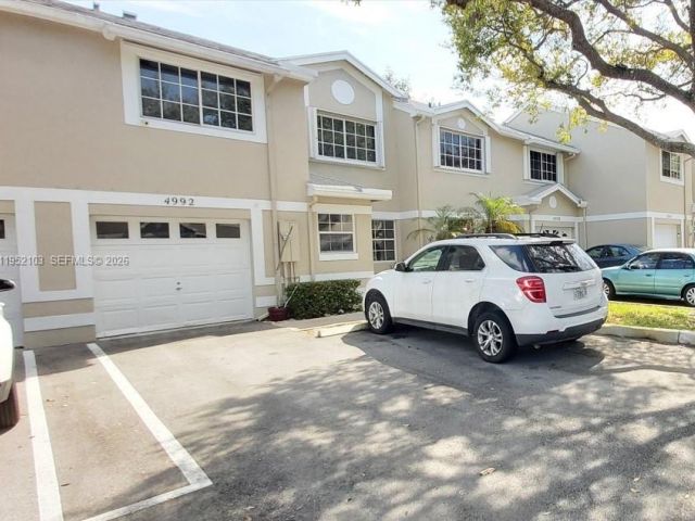 Home for rent at 4992 SW 123rd Ter 4992 - photo 7486970