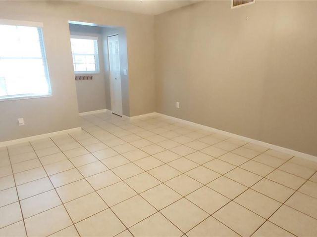 Home for rent at 4992 SW 123rd Ter 4992 - photo 7486972