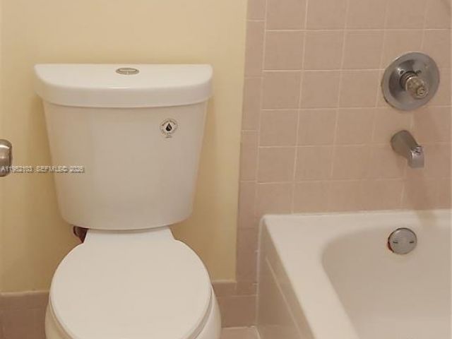 Home for rent at 4992 SW 123rd Ter 4992 - photo 7486988