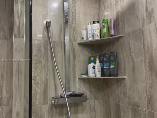 2-bedroom condo for sale in Sunny Isles Beach - 210 174th St 911 - MondialRealty