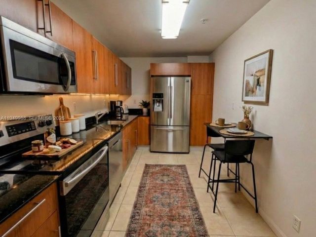 1-bedroom condo for rent in Hollywood - 3000 S Ocean Dr 1412 - MondialRealty