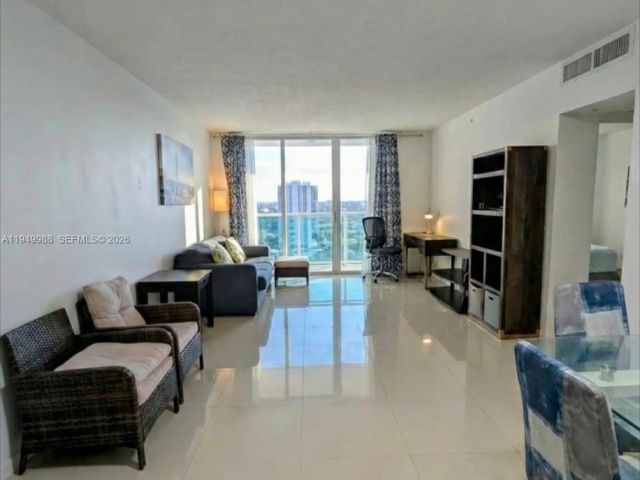 1-bedroom condo for rent in Hollywood - 3000 S Ocean Dr 1412 - MondialRealty