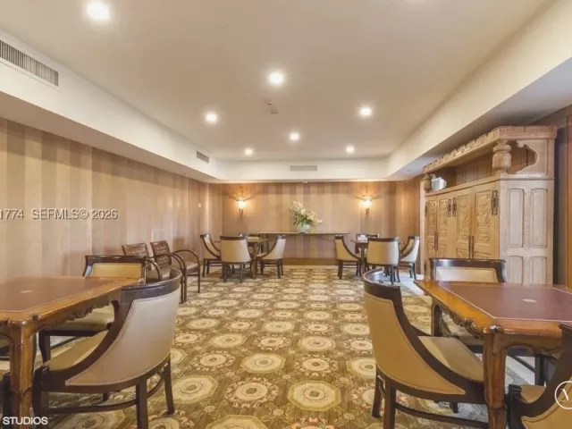 2-bedroom condo for sale in Aventura - 19707 Turnberry Way 4H - MondialRealty