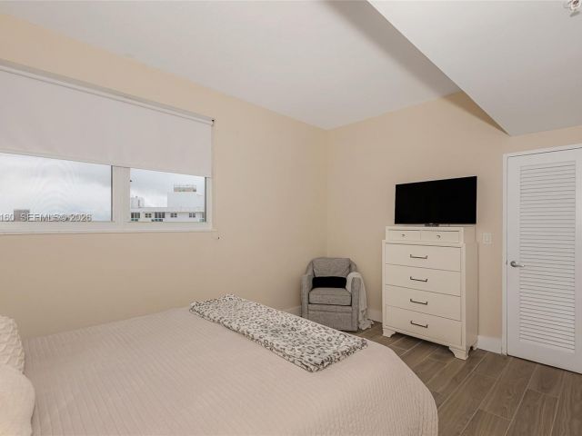 1-bedroom condo for sale in Hollywood - 3001 S Ocean Dr 1639 - MondialRealty