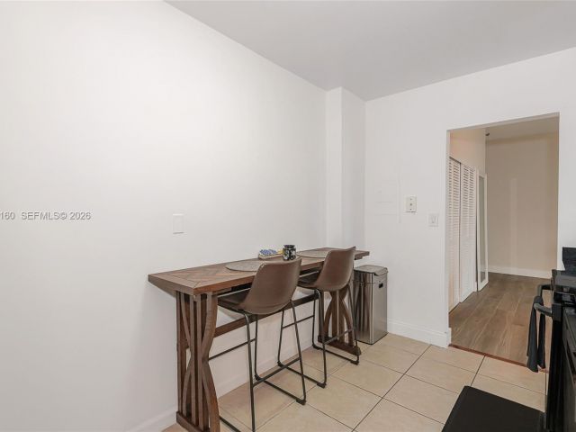 1-bedroom condo for sale in Hollywood - 3001 S Ocean Dr 1639 - MondialRealty