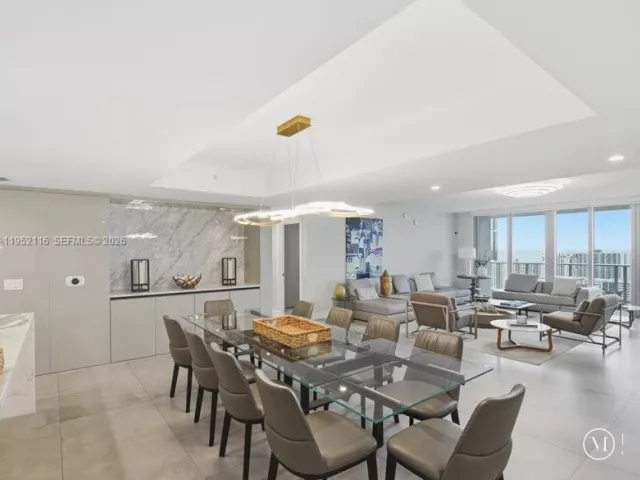 4-bedroom condo for rent in Sunny Isles Beach - 330 Sunny Isles Blvd 5-2404 - MondialRealty