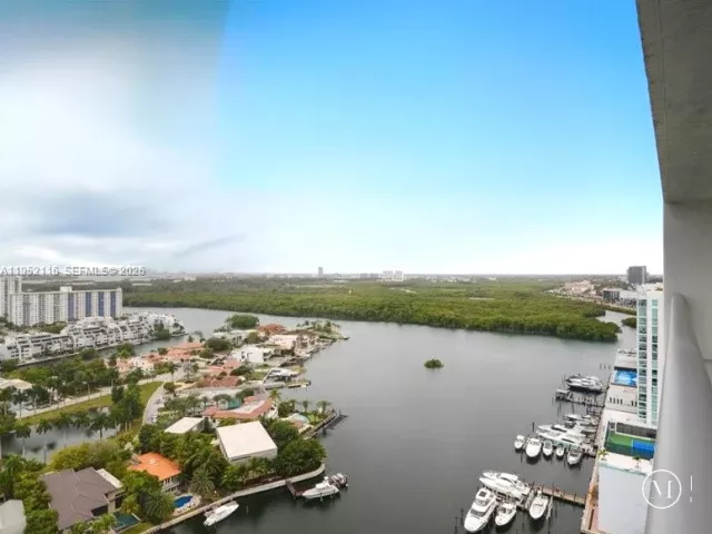 4-bedroom condo for rent in Sunny Isles Beach - 330 Sunny Isles Blvd 5-2404 - MondialRealty