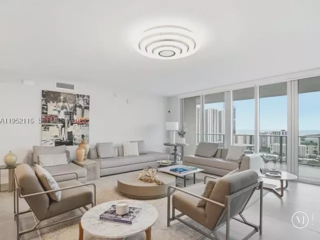 4-bedroom condo for rent in Sunny Isles Beach - 330 Sunny Isles Blvd 5-2404 - MondialRealty