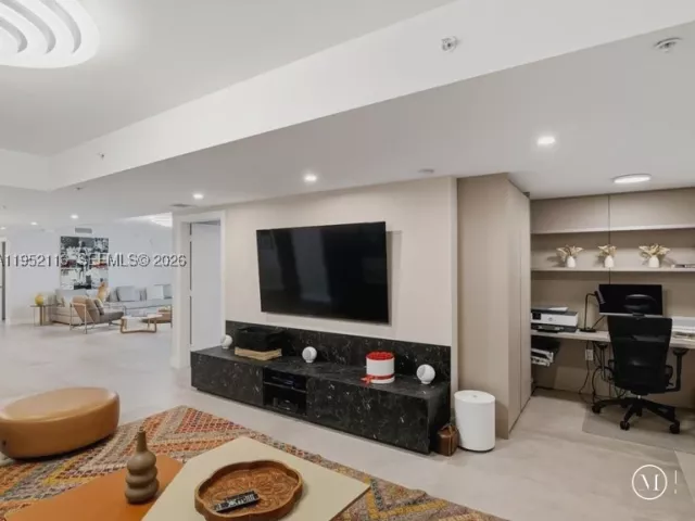 4-bedroom condo for rent in Sunny Isles Beach - 330 Sunny Isles Blvd 5-2404 - MondialRealty
