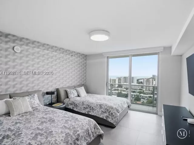 4-bedroom condo for rent in Sunny Isles Beach - 330 Sunny Isles Blvd 5-2404 - MondialRealty