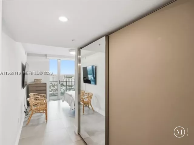 4-bedroom condo for rent in Sunny Isles Beach - 330 Sunny Isles Blvd 5-2404 - MondialRealty