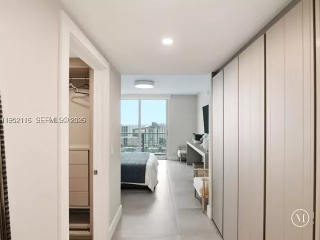 4-bedroom condo for rent in Sunny Isles Beach - 330 Sunny Isles Blvd 5-2404 - MondialRealty