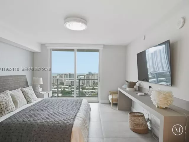 4-bedroom condo for rent in Sunny Isles Beach - 330 Sunny Isles Blvd 5-2404 - MondialRealty