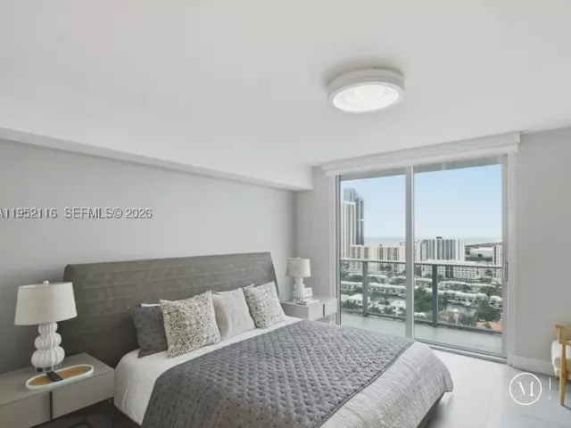 4-bedroom condo for rent in Sunny Isles Beach - 330 Sunny Isles Blvd 5-2404 - MondialRealty