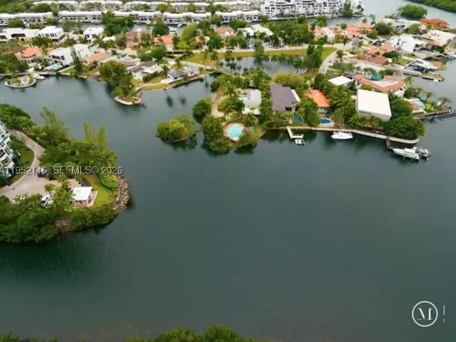 4-bedroom condo for rent in Sunny Isles Beach - 330 Sunny Isles Blvd 5-2404 - MondialRealty