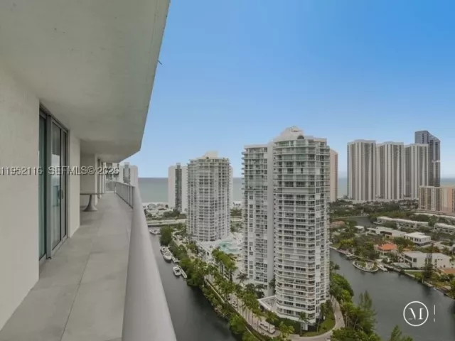 4-bedroom condo for rent in Sunny Isles Beach - 330 Sunny Isles Blvd 5-2404 - MondialRealty