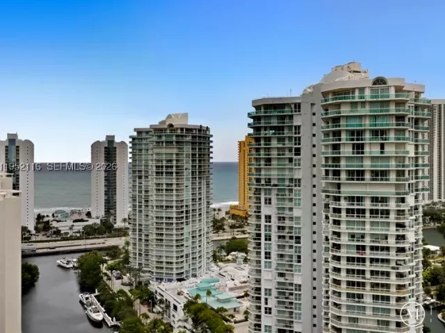 4-bedroom condo for rent in Sunny Isles Beach - 330 Sunny Isles Blvd 5-2404 - MondialRealty