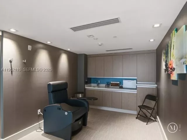4-bedroom condo for rent in Sunny Isles Beach - 330 Sunny Isles Blvd 5-2404 - MondialRealty