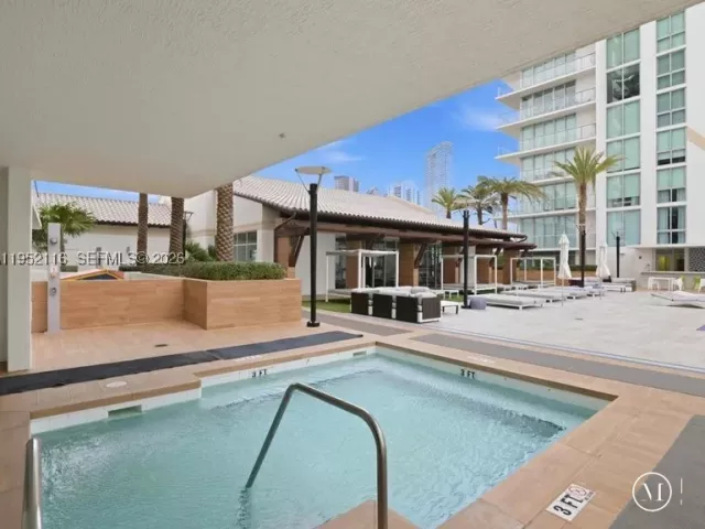 4-bedroom condo for rent in Sunny Isles Beach - 330 Sunny Isles Blvd 5-2404 - MondialRealty