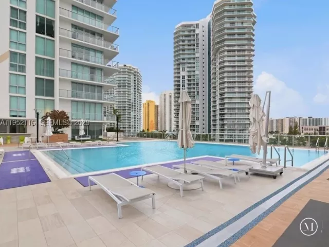 4-bedroom condo for rent in Sunny Isles Beach - 330 Sunny Isles Blvd 5-2404 - MondialRealty