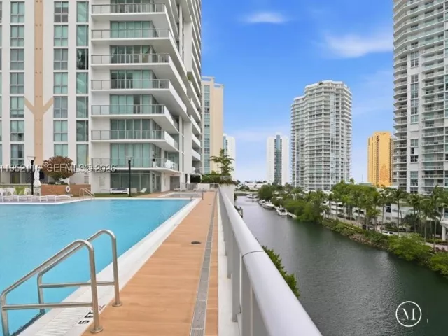 4-bedroom condo for rent in Sunny Isles Beach - 330 Sunny Isles Blvd 5-2404 - MondialRealty