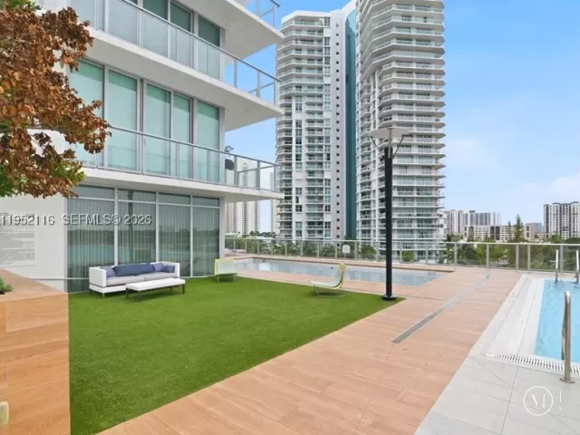 4-bedroom condo for rent in Sunny Isles Beach - 330 Sunny Isles Blvd 5-2404 - MondialRealty