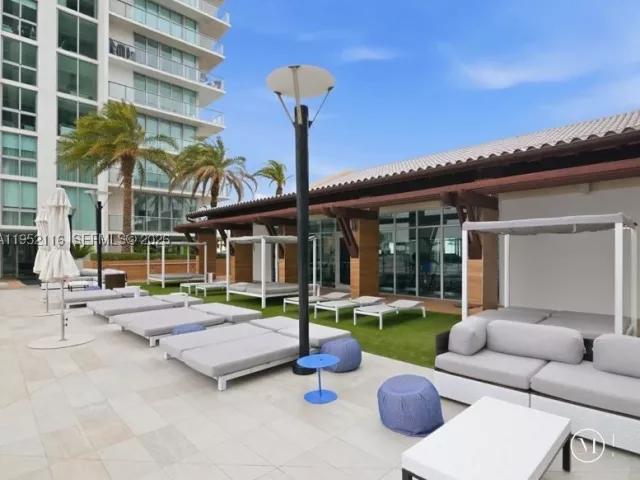 4-bedroom condo for rent in Sunny Isles Beach - 330 Sunny Isles Blvd 5-2404 - MondialRealty