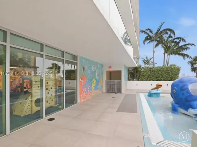 4-bedroom condo for rent in Sunny Isles Beach - 330 Sunny Isles Blvd 5-2404 - MondialRealty