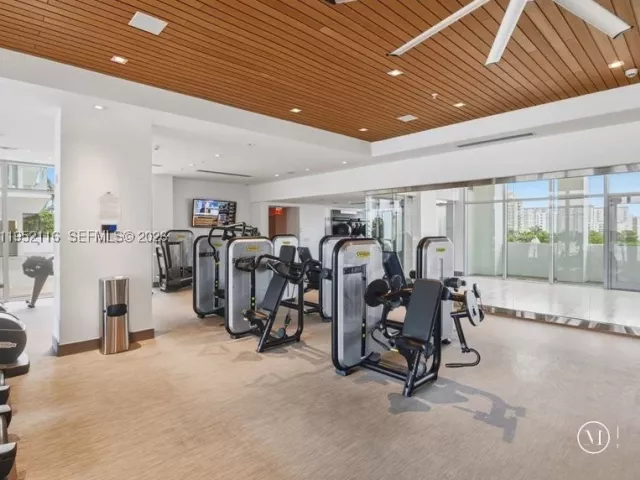 4-bedroom condo for rent in Sunny Isles Beach - 330 Sunny Isles Blvd 5-2404 - MondialRealty