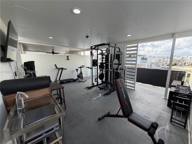 4-bedroom home for sale in Homestead - 25912 SW 139th Ct - MondialRealty