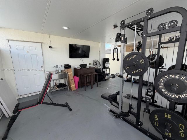 4-bedroom home for sale in Homestead - 25912 SW 139th Ct - MondialRealty