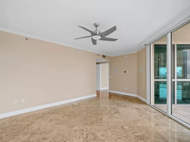 2-bedroom condo for rent in Fort Lauderdale - 101 S Fort Lauderdale Beach Boulevard 1206 - MondialRealty