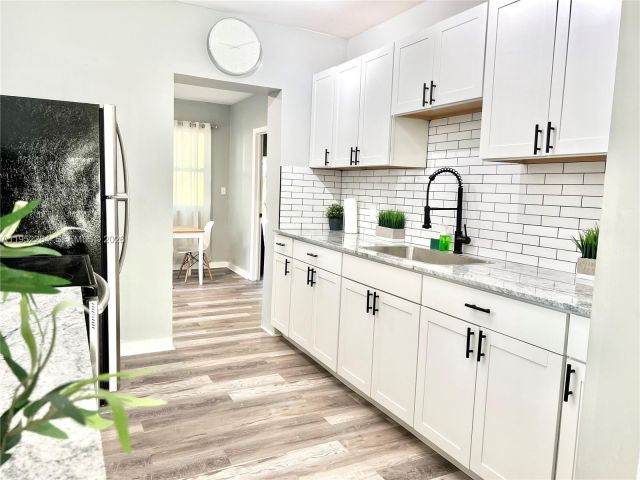 3-bedroom home for sale in Fort Lauderdale - 436 NW 15th Ave - MondialRealty