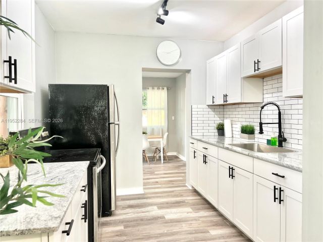 3-bedroom home for sale in Fort Lauderdale - 436 NW 15th Ave - MondialRealty