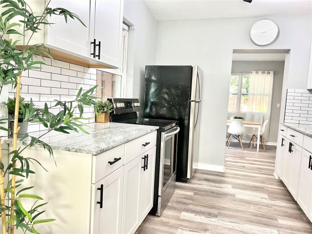 3-bedroom home for sale in Fort Lauderdale - 436 NW 15th Ave - MondialRealty