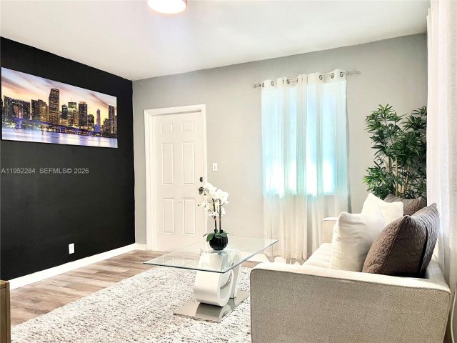 3-bedroom home for sale in Fort Lauderdale - 436 NW 15th Ave - MondialRealty