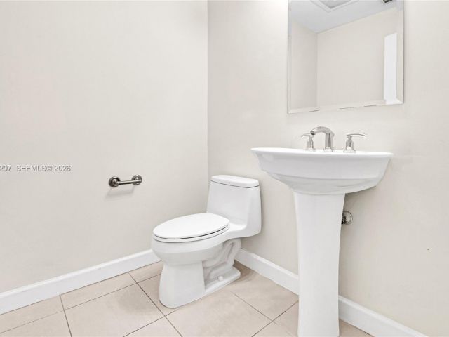 1-bedroom condo for rent in Hallandale Beach - 1945 S Ocean Dr 1410 - MondialRealty