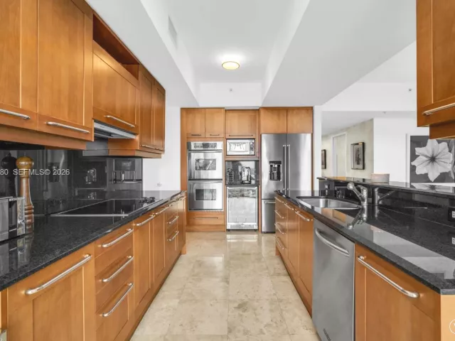2-bedroom condo for sale in Fort Lauderdale - 333 Las Olas Way 3006 - MondialRealty