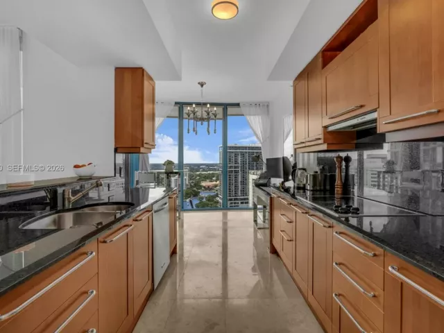 2-bedroom condo for sale in Fort Lauderdale - 333 Las Olas Way 3006 - MondialRealty