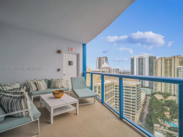 2-bedroom condo for sale in Fort Lauderdale - 333 Las Olas Way 3006 - MondialRealty