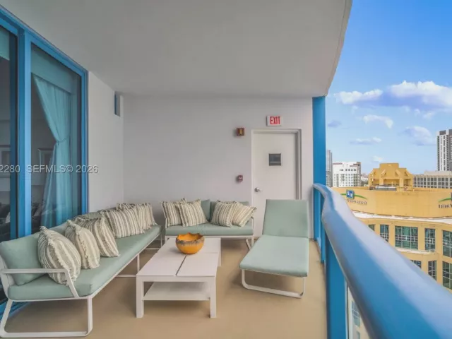 2-bedroom condo for sale in Fort Lauderdale - 333 Las Olas Way 3006 - MondialRealty