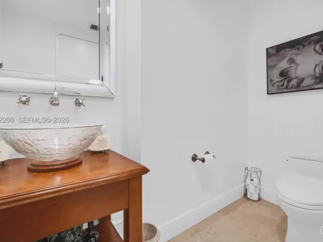 2-bedroom condo for sale in Fort Lauderdale - 333 Las Olas Way 3006 - MondialRealty