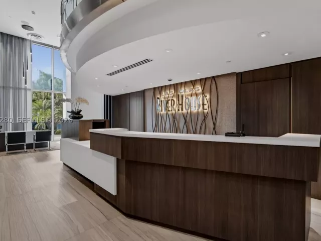 2-bedroom condo for sale in Fort Lauderdale - 333 Las Olas Way 3006 - MondialRealty