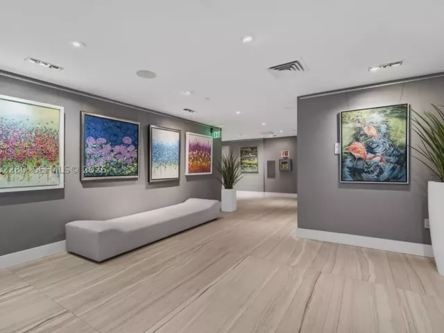 2-bedroom condo for sale in Fort Lauderdale - 333 Las Olas Way 3006 - MondialRealty