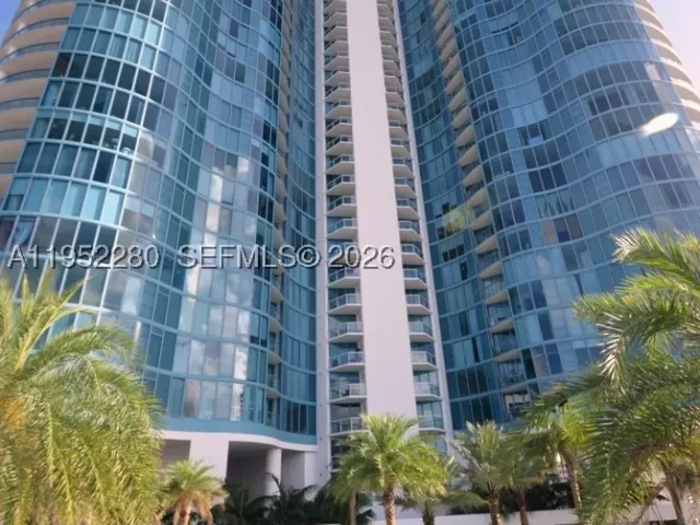 2-bedroom condo for sale in Fort Lauderdale - 333 Las Olas Way 3006 - MondialRealty