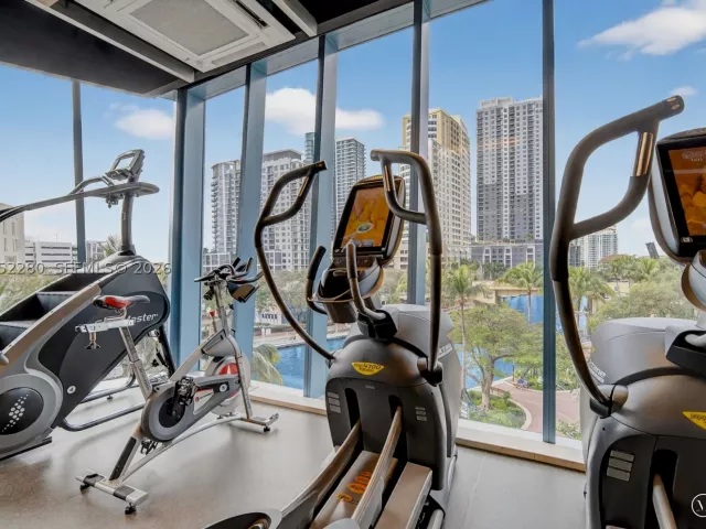2-bedroom condo for sale in Fort Lauderdale - 333 Las Olas Way 3006 - MondialRealty