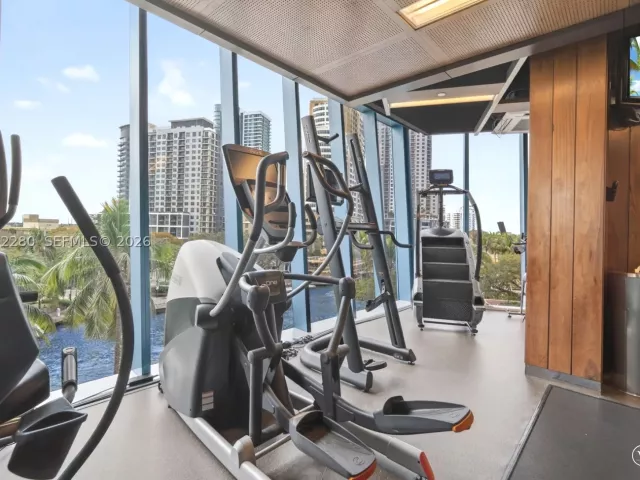 2-bedroom condo for sale in Fort Lauderdale - 333 Las Olas Way 3006 - MondialRealty