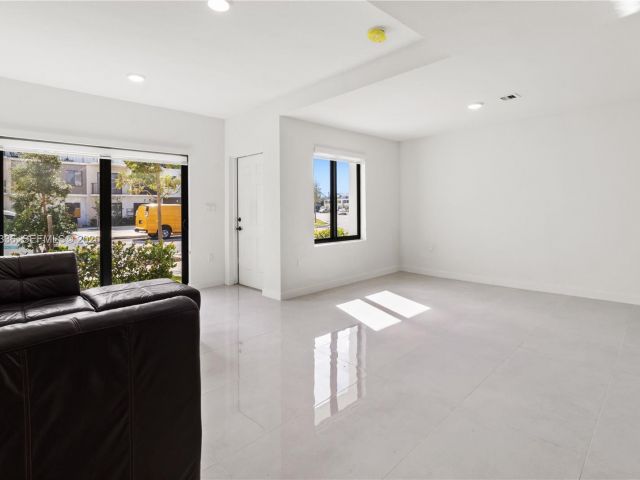 4-bedroom home for sale in Homestead - 14571 SW 261st St - MondialRealty